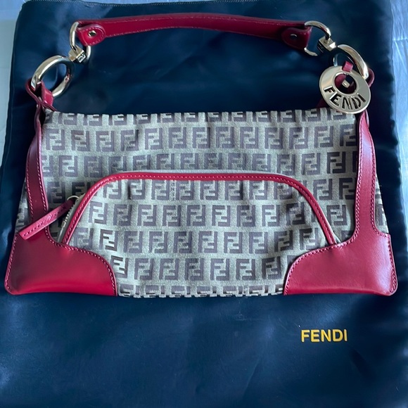 Authentic Fendi canvas and leather bag, excellent condition! Rare design ♥️ - Picture 1 of 2
